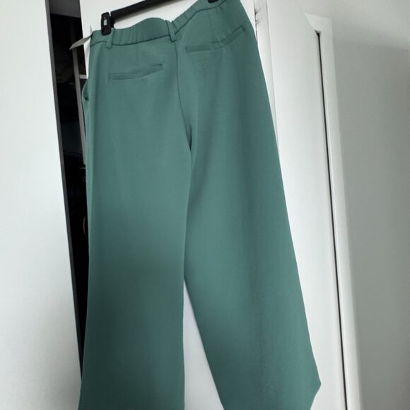 New With Tags- A&F Harper Tailored Premium Crepe Pant - Picture 6 of 7